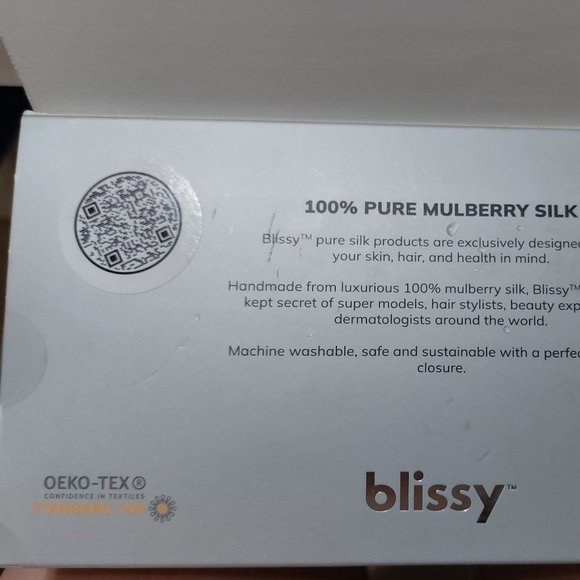 BLISSY 100% Mulberry Silver Silk Standard Pillowcase and Heart Scrunchie SET - Picture 5 of 8